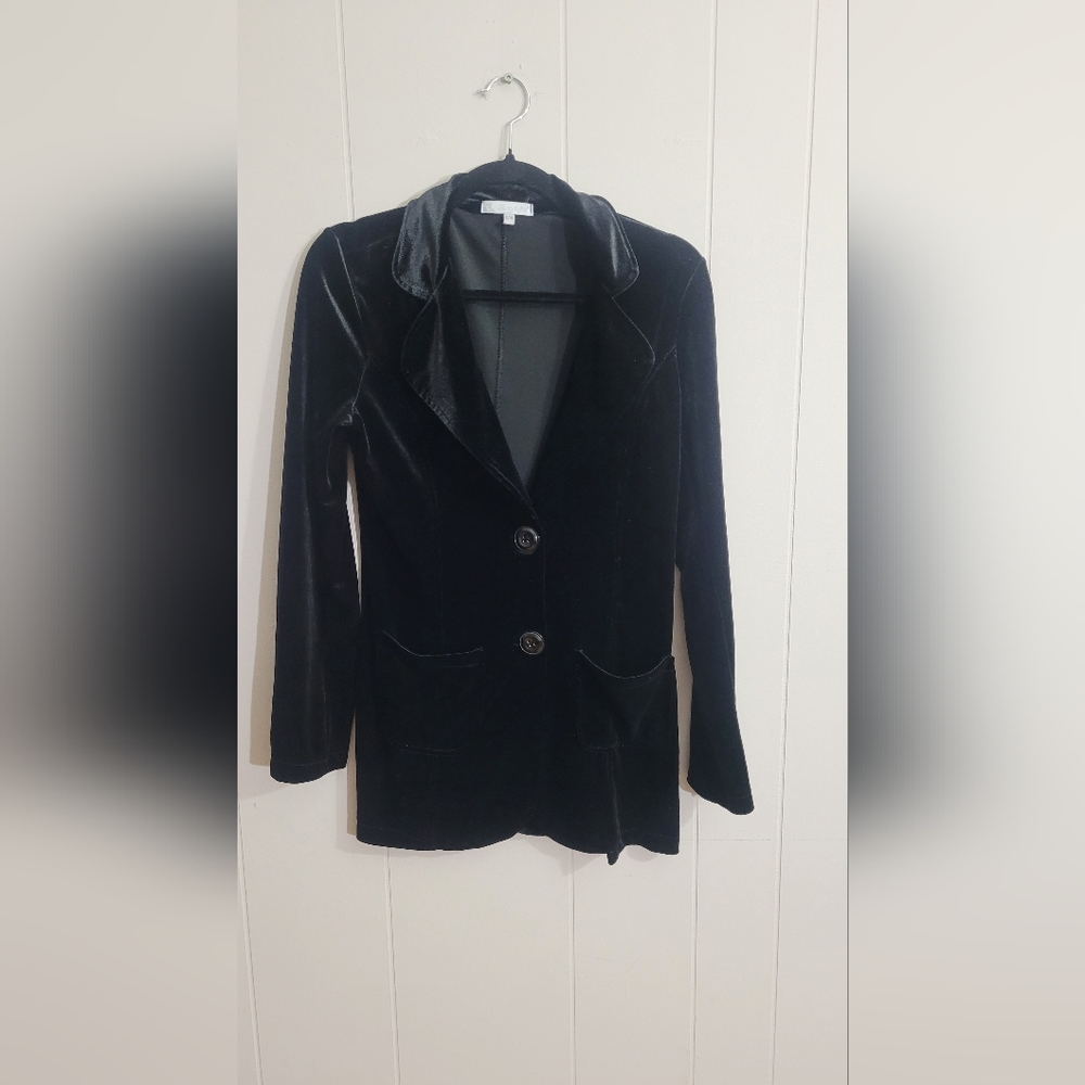 Chic Black Velvet Women's Blazer